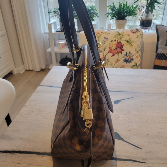 Handbag - Picture 3 of 7